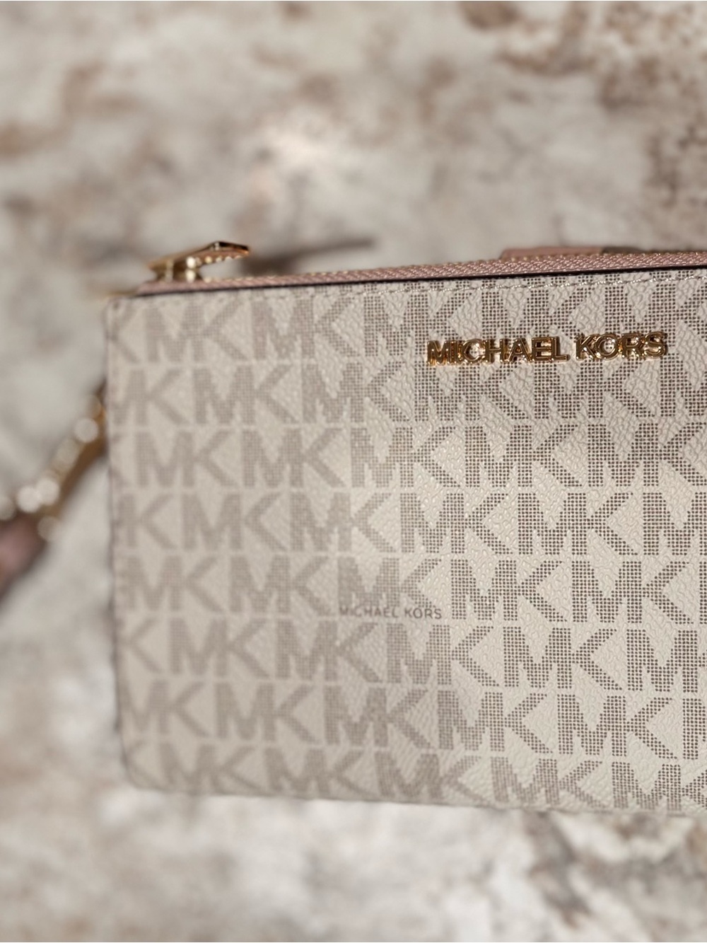 NWT! Michael Kors Grey & Pink Logo Wristlet with Gold Hardware